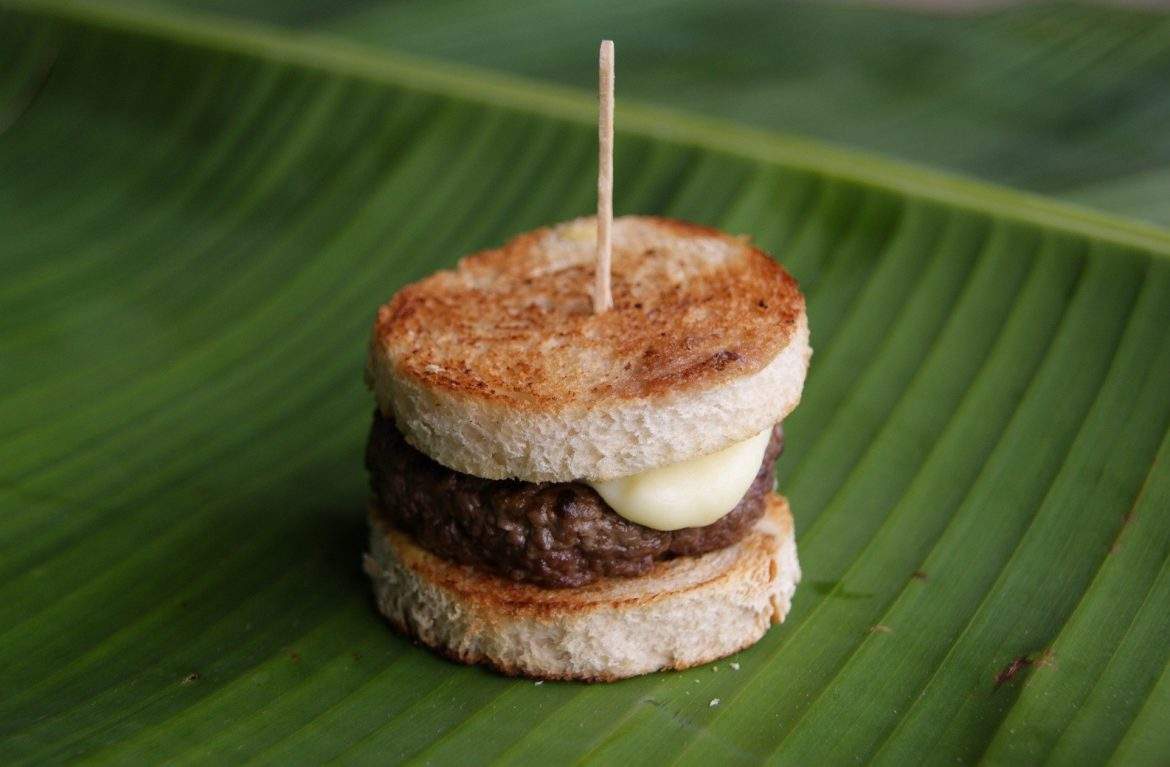 Domingo, dia 28 de maio é o Dia Mundial do Hambúrguer!